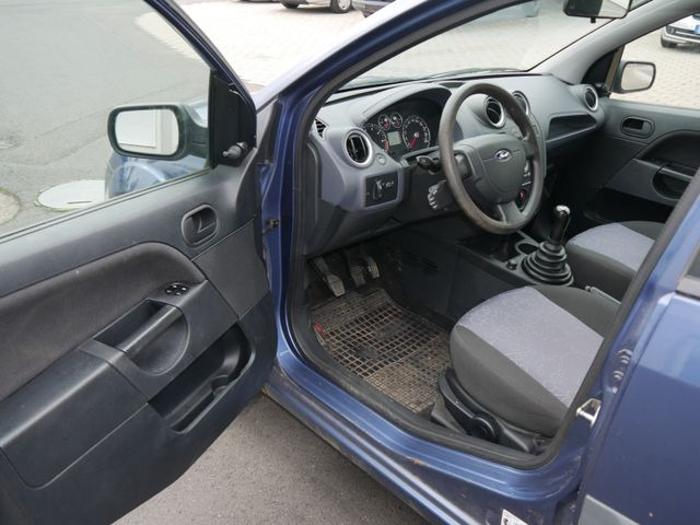 Ford Fiesta 1,3 51 kW Ambiente - 汽车:图5 Ford Fiesta 1,3 51 kW Ambiente - 汽车:图5