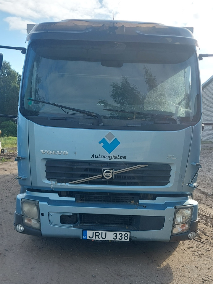 VOLVO FL280 - 厢式卡车:图1 VOLVO FL280 - 厢式卡车:图1