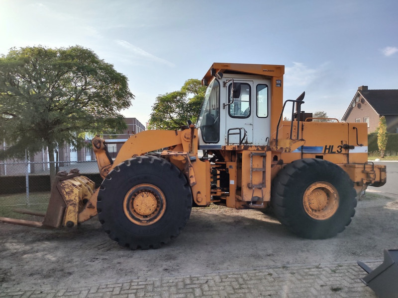 Hyundai HL35 - 轮式装载机:图2 Hyundai HL35 - 轮式装载机:图2