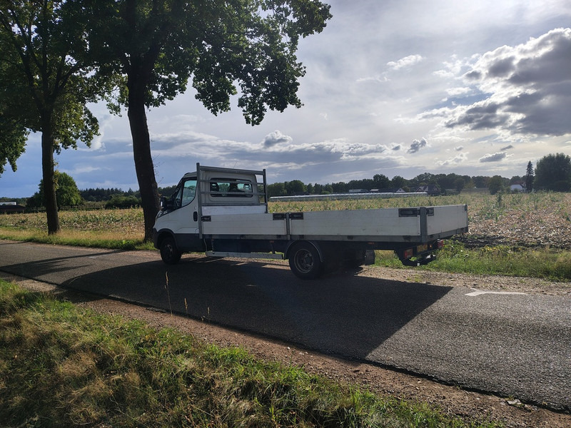 Iveco Daily 35C180 - 平板货车:图3 Iveco Daily 35C180 - 平板货车:图3