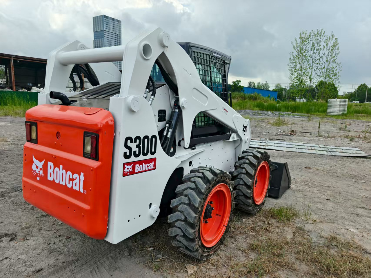 BOBCAT skid steer loader S300 - 滑移装载机:图4 BOBCAT skid steer loader S300 - 滑移装载机:图4