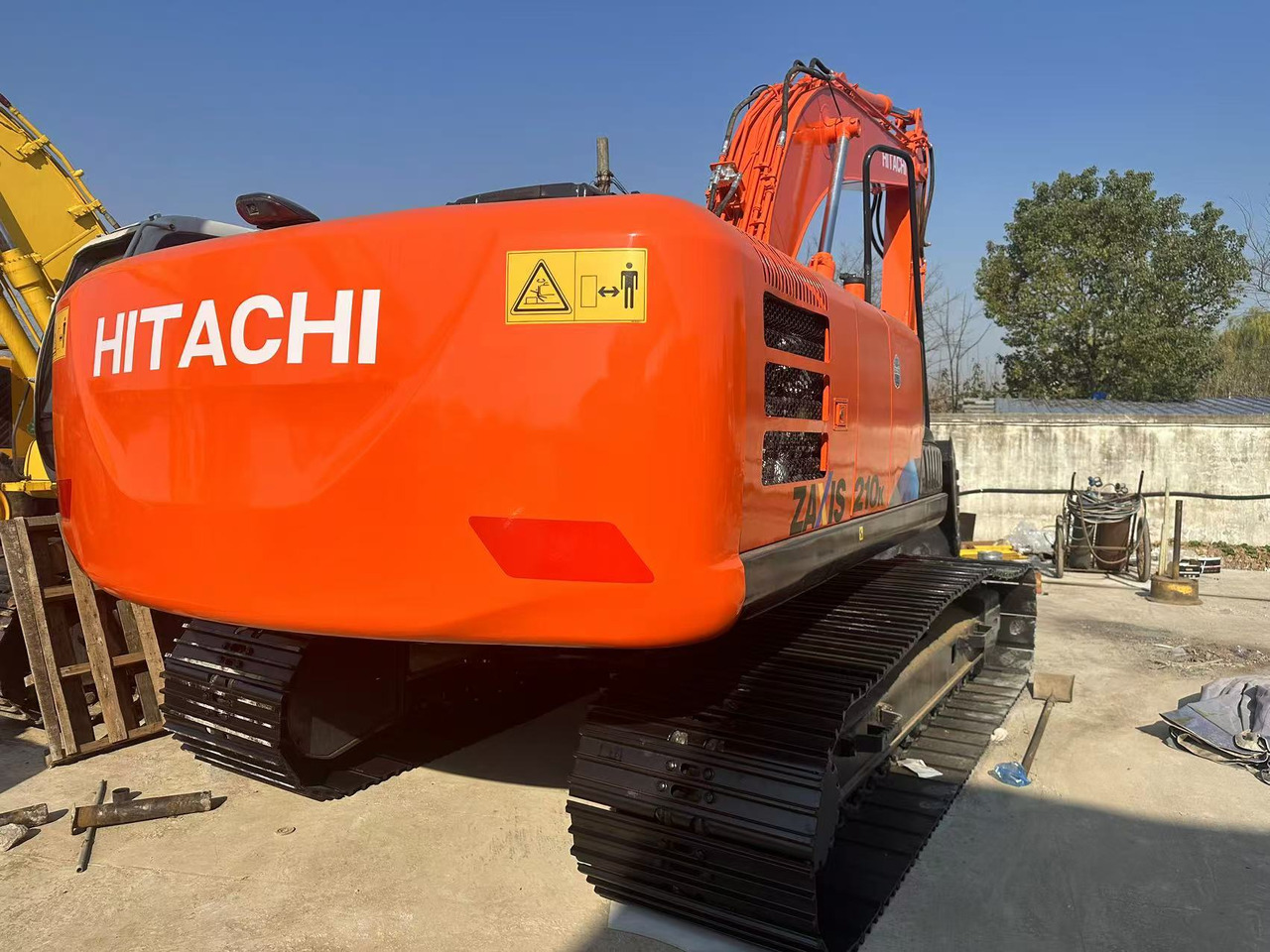 HITACHI ZX210K crawler excavators - 履带式挖掘机:图3 HITACHI ZX210K crawler excavators - 履带式挖掘机:图3