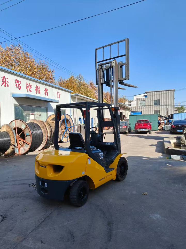 KOMATSU FD30T japan brand used 3 ton forklift Komatsu diesel forklift - 柴油叉车:图5 KOMATSU FD30T japan brand used 3 ton forklift Komatsu diesel forklift - 柴油叉车:图5