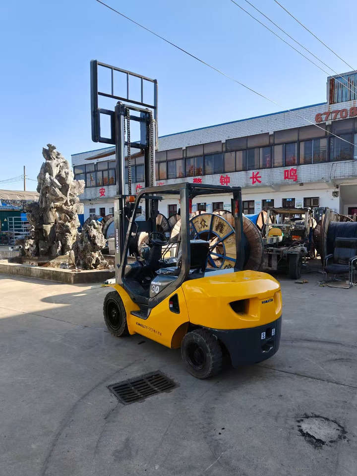 KOMATSU FD30T japan brand used 3 ton forklift Komatsu diesel forklift - 柴油叉车:图1 KOMATSU FD30T japan brand used 3 ton forklift Komatsu diesel forklift - 柴油叉车:图1