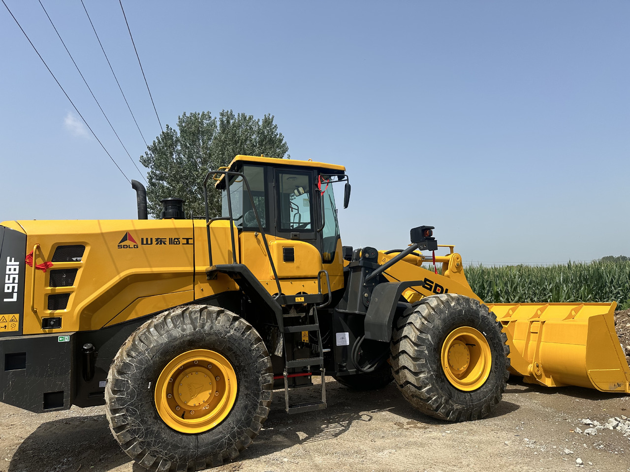 SDLG L958F China brand low price 5 ton class front loader strong power - 轮式装载机:图1 SDLG L958F China brand low price 5 ton class front loader strong power - 轮式装载机:图1