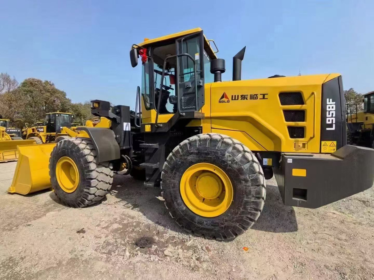 SDLG L958F china brand SDLG loader 5 ton class front loader - 轮式装载机:图3 SDLG L958F china brand SDLG loader 5 ton class front loader - 轮式装载机:图3