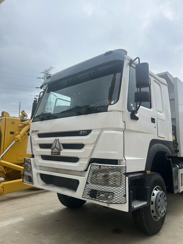 SINOTRUK howo 371 6x4 dump truck - 自卸车:图5 SINOTRUK howo 371 6x4 dump truck - 自卸车:图5