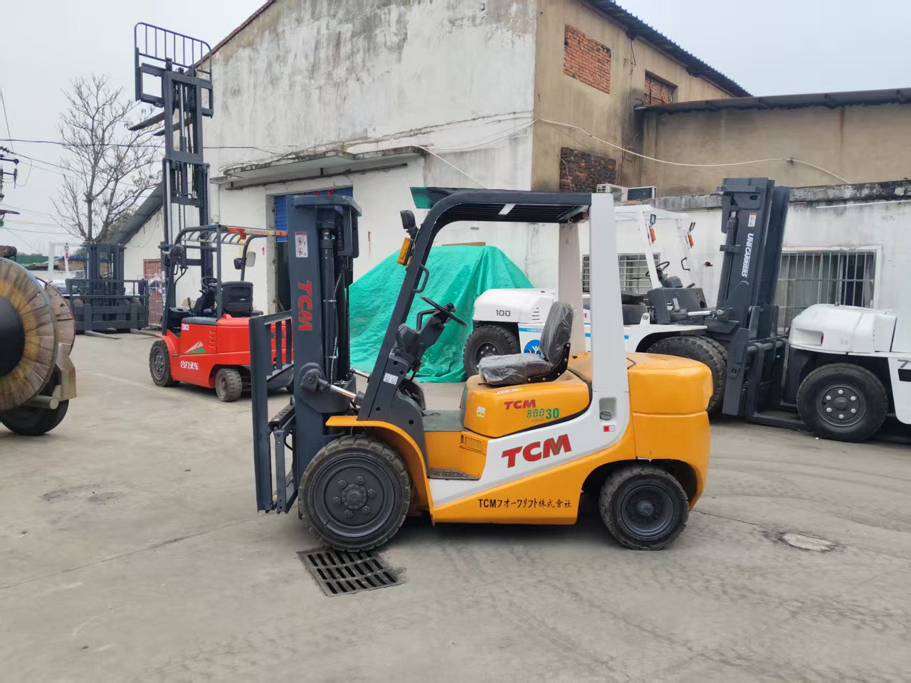TCM FD30 Japan brand used 3 ton 4.5m diesel forklift Customizable mast clamps - 柴油叉车:图2 TCM FD30 Japan brand used 3 ton 4.5m diesel forklift Customizable mast clamps - 柴油叉车:图2
