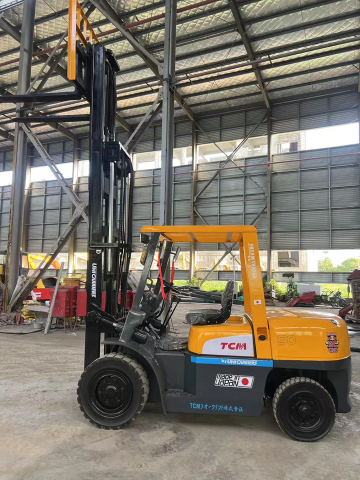 TCM fd50 japan brand original 5 ton diesel forklift 3 section 4.5m Customizable mast clamp side shift - 柴油叉车:图5 TCM fd50 japan brand original 5 ton diesel forklift 3 section 4.5m Customizable mast clamp side shift - 柴油叉车:图5