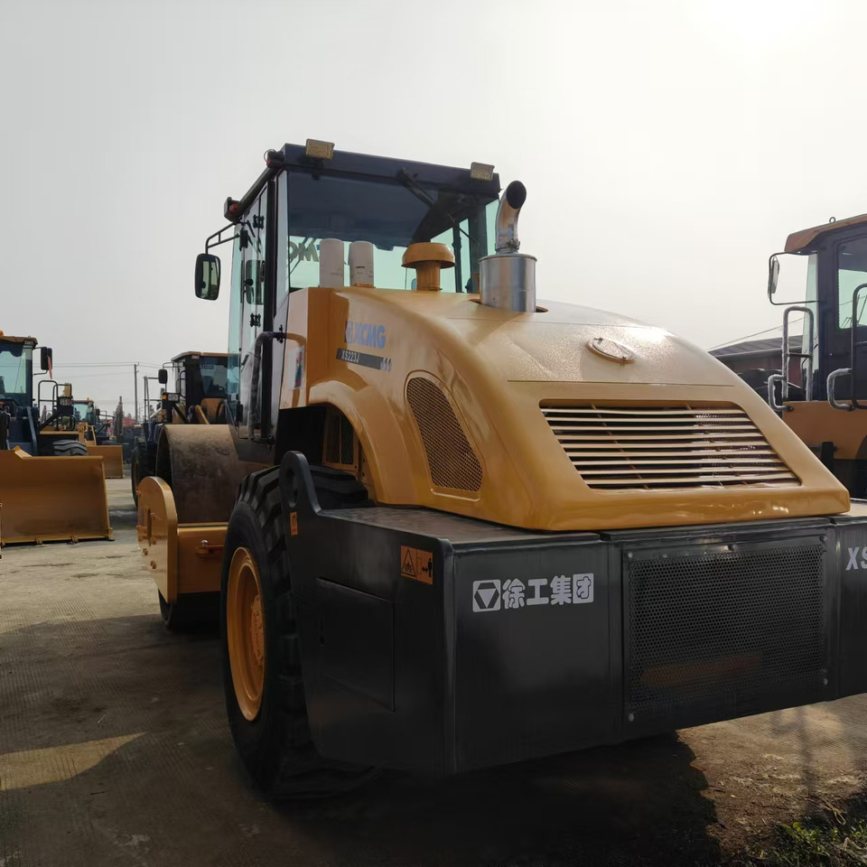 XCMG XS223J used road roller low hours factory price - 压路机:图2 XCMG XS223J used road roller low hours factory price - 压路机:图2