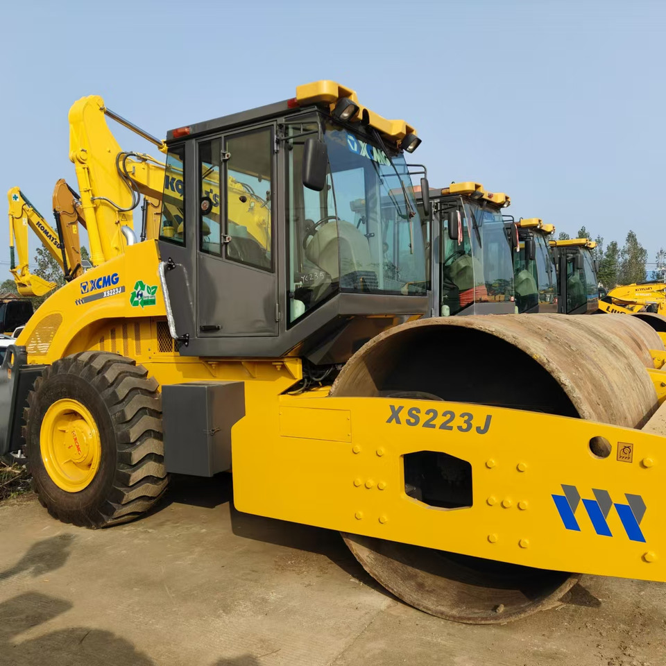 XCMG XS223J used road roller low hours factory price - 压路机:图1 XCMG XS223J used road roller low hours factory price - 压路机:图1