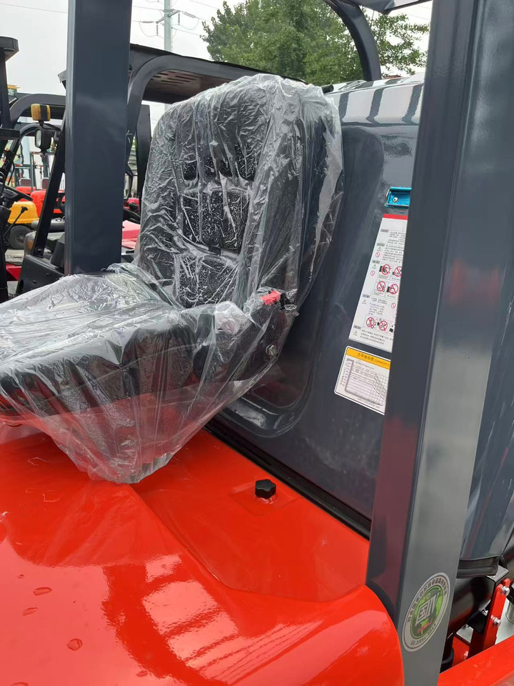 Heli brand new 2.5T diesel forklift(Clamp available) - 柴油叉车:图3 Heli brand new 2.5T diesel forklift(Clamp available) - 柴油叉车:图3