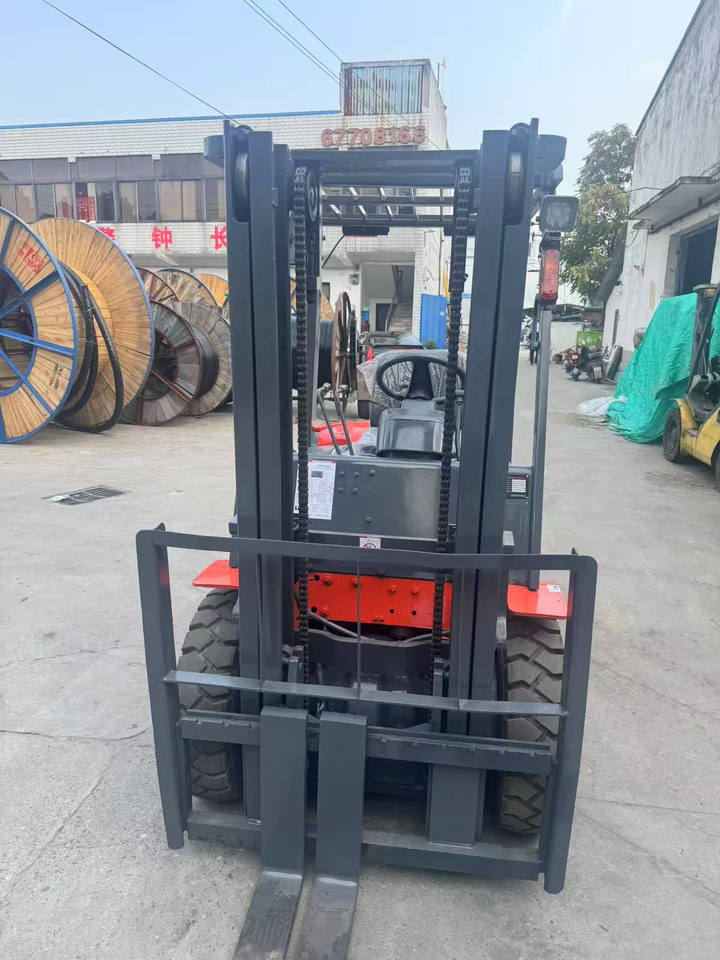 Heli stock new 2024 model 3T diesel forklift Customizable Mast & Clamp - 柴油叉车:图5 Heli stock new 2024 model 3T diesel forklift Customizable Mast & Clamp - 柴油叉车:图5