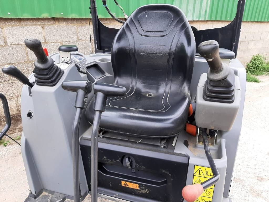 Bobcat E 19 - 小型挖掘机:图3 Bobcat E 19 - 小型挖掘机:图3