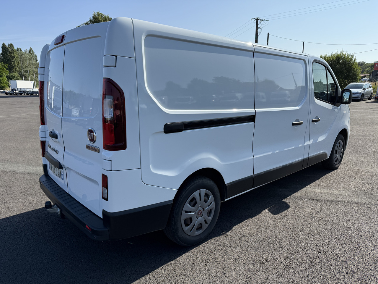 FIAT TALENTO 1T3 LH1 2.0MULTIJET120 PRO LOUNGE + ATTELAGE ET KIT BOIS COMPLET - 无侧窗厢式货车:图5 FIAT TALENTO 1T3 LH1 2.0MULTIJET120 PRO LOUNGE + ATTELAGE ET KIT BOIS COMPLET - 无侧窗厢式货车:图5