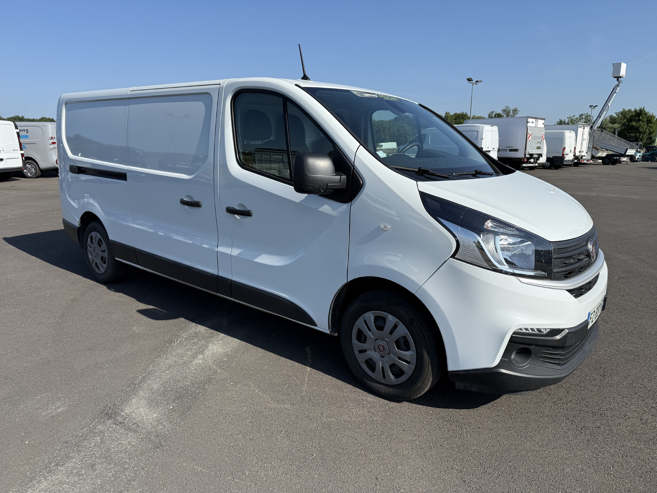 FIAT TALENTO 1T3 LH1 2.0MULTIJET120 PRO LOUNGE + ATTELAGE ET KIT BOIS COMPLET - 无侧窗厢式货车:图1 FIAT TALENTO 1T3 LH1 2.0MULTIJET120 PRO LOUNGE + ATTELAGE ET KIT BOIS COMPLET - 无侧窗厢式货车:图1