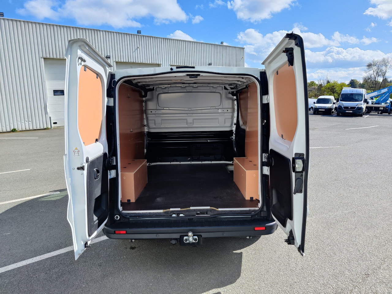 无侧窗厢式货车 NISSAN Primastar NV300 2.0DCI130 Acenta L1H1:图7 无侧窗厢式货车 NISSAN Primastar NV300 2.0DCI130 Acenta L1H1:图7