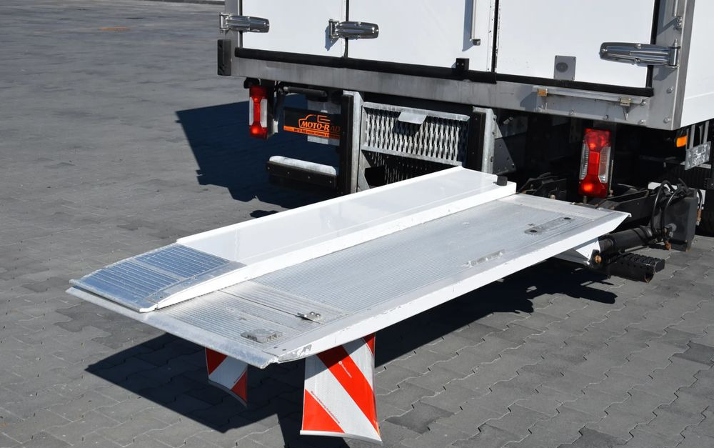 冷藏车 Iveco DAILY 70C18 / 3.0 - 180 KM / AUTOMAT HI-MATIC / 3 OSOBY / CHŁODNIA - MROŹNIA 4,55 M / AGREGAD FRIGOBLOCK / WINDA SORENSEN / KLIMA / TEMPOMAT / KAMERA COFANIA / REGULOWANE ZAWIESZENIE / SERWISOWA:图18 冷藏车 Iveco DAILY 70C18 / 3.0 - 180 KM / AUTOMAT HI-MATIC / 3 OSOBY / CHŁODNIA - MROŹNIA 4,55 M / AGREGAD FRIGOBLOCK / WINDA SORENSEN / KLIMA / TEMPOMAT / KAMERA COFANIA / REGULOWANE ZAWIESZENIE / SERWISOWA:图18