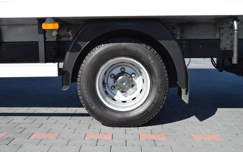 冷藏车 Iveco DAILY 70C18 / 3.0 - 180 KM / AUTOMAT HI-MATIC / 3 OSOBY / CHŁODNIA - MROŹNIA 4,55 M / AGREGAD FRIGOBLOCK / WINDA SORENSEN / KLIMA / TEMPOMAT / KAMERA COFANIA / REGULOWANE ZAWIESZENIE / SERWISOWA:图14 冷藏车 Iveco DAILY 70C18 / 3.0 - 180 KM / AUTOMAT HI-MATIC / 3 OSOBY / CHŁODNIA - MROŹNIA 4,55 M / AGREGAD FRIGOBLOCK / WINDA SORENSEN / KLIMA / TEMPOMAT / KAMERA COFANIA / REGULOWANE ZAWIESZENIE / SERWISOWA:图14