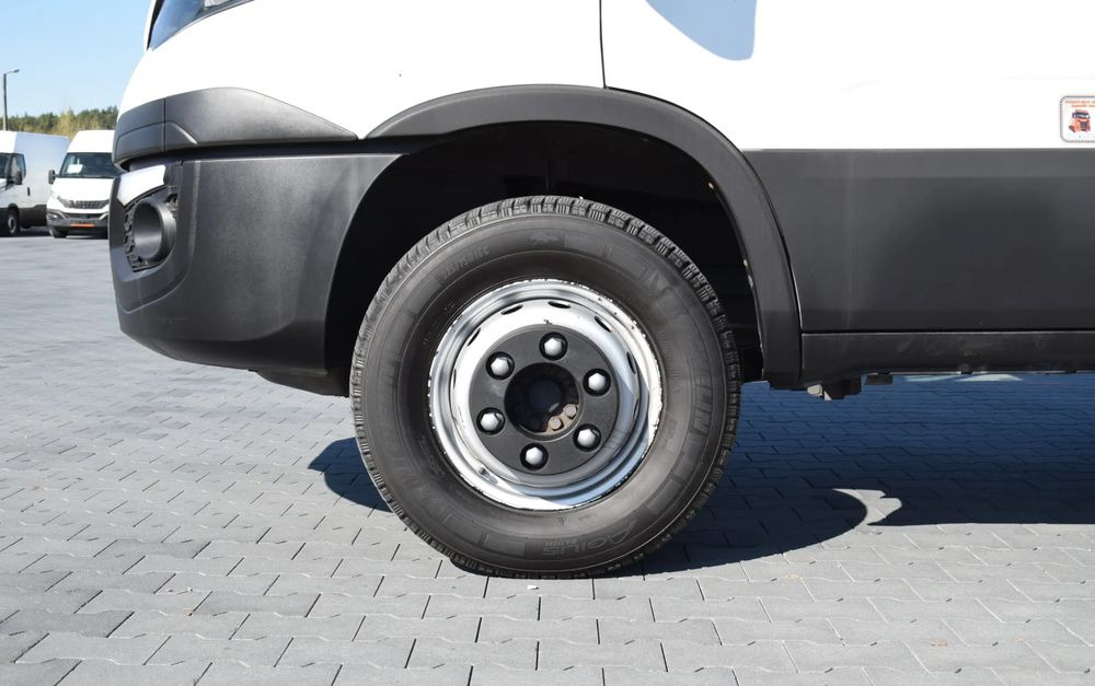 冷藏车 Iveco DAILY 70C18 / 3.0 - 180 KM / AUTOMAT HI-MATIC / 3 OSOBY / CHŁODNIA - MROŹNIA 4,55 M / AGREGAD FRIGOBLOCK / WINDA SORENSEN / KLIMA / TEMPOMAT / KAMERA COFANIA / REGULOWANE ZAWIESZENIE / SERWISOWA:图12 冷藏车 Iveco DAILY 70C18 / 3.0 - 180 KM / AUTOMAT HI-MATIC / 3 OSOBY / CHŁODNIA - MROŹNIA 4,55 M / AGREGAD FRIGOBLOCK / WINDA SORENSEN / KLIMA / TEMPOMAT / KAMERA COFANIA / REGULOWANE ZAWIESZENIE / SERWISOWA:图12