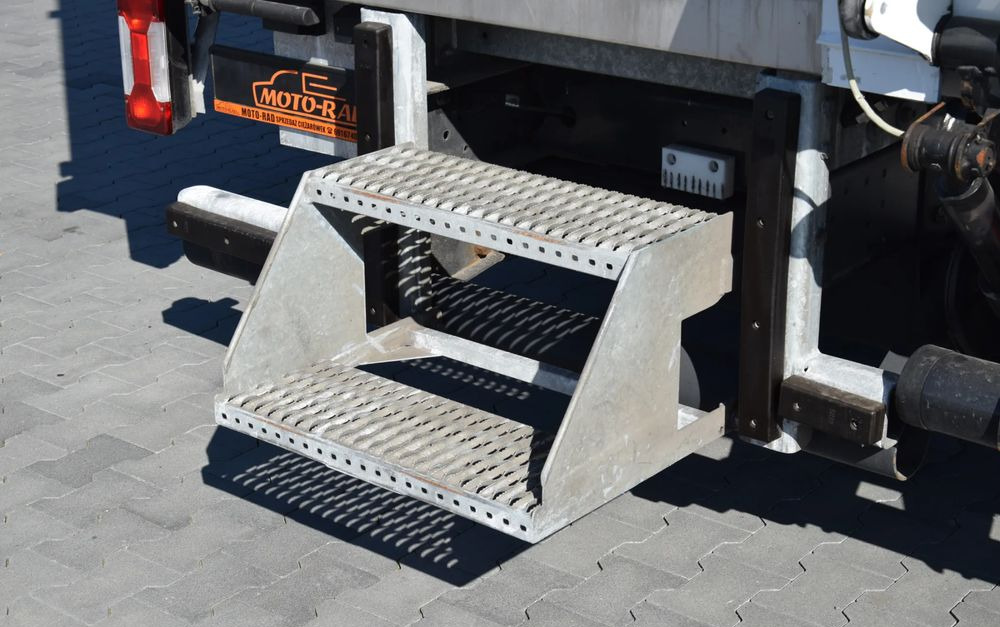 冷藏车 Iveco DAILY 70C18 / 3.0 - 180 KM / AUTOMAT HI-MATIC / 3 OSOBY / CHŁODNIA - MROŹNIA 4,55 M / AGREGAD FRIGOBLOCK / WINDA SORENSEN / KLIMA / TEMPOMAT / KAMERA COFANIA / REGULOWANE ZAWIESZENIE / SERWISOWA:图20 冷藏车 Iveco DAILY 70C18 / 3.0 - 180 KM / AUTOMAT HI-MATIC / 3 OSOBY / CHŁODNIA - MROŹNIA 4,55 M / AGREGAD FRIGOBLOCK / WINDA SORENSEN / KLIMA / TEMPOMAT / KAMERA COFANIA / REGULOWANE ZAWIESZENIE / SERWISOWA:图20