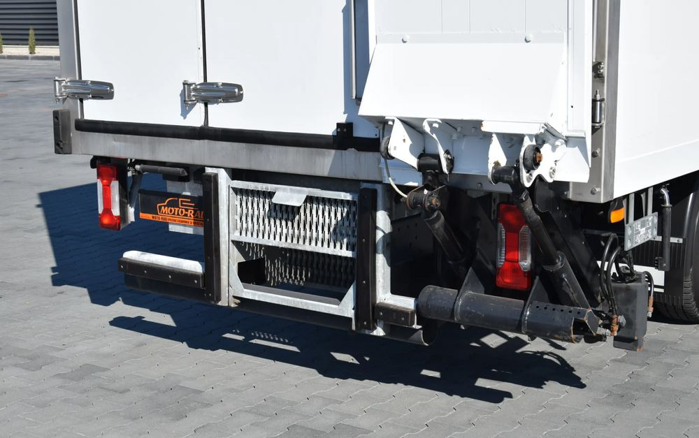 冷藏车 Iveco DAILY 70C18 / 3.0 - 180 KM / AUTOMAT HI-MATIC / 3 OSOBY / CHŁODNIA - MROŹNIA 4,55 M / AGREGAD FRIGOBLOCK / WINDA SORENSEN / KLIMA / TEMPOMAT / KAMERA COFANIA / REGULOWANE ZAWIESZENIE / SERWISOWA:图10 冷藏车 Iveco DAILY 70C18 / 3.0 - 180 KM / AUTOMAT HI-MATIC / 3 OSOBY / CHŁODNIA - MROŹNIA 4,55 M / AGREGAD FRIGOBLOCK / WINDA SORENSEN / KLIMA / TEMPOMAT / KAMERA COFANIA / REGULOWANE ZAWIESZENIE / SERWISOWA:图10