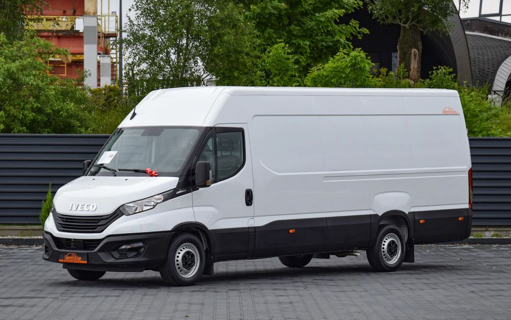 Iveco DAILY MAXI 35S16 / 2.3 - 160 KM / AUTOMAT HI-MATIC / NOWY MODEL / 3 OSOBY / DOSTAWCZE / BLASZAK / KLIMA / CZUJNIKI COFANIA / NISKI PRZEBIEG / 2022 / SERWISOWANY / Z NIEMIEC - 无侧窗厢式货车:图1 Iveco DAILY MAXI 35S16 / 2.3 - 160 KM / AUTOMAT HI-MATIC / NOWY MODEL / 3 OSOBY / DOSTAWCZE / BLASZAK / KLIMA / CZUJNIKI COFANIA / NISKI PRZEBIEG / 2022 / SERWISOWANY / Z NIEMIEC - 无侧窗厢式货车:图1