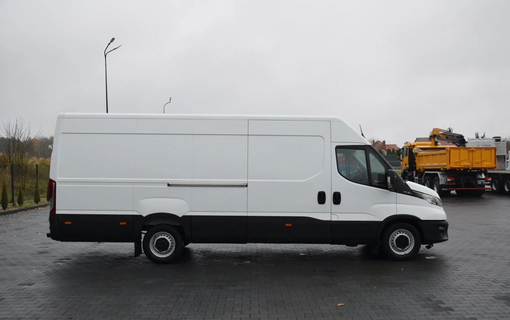 Iveco DAILY MAXI 35S16 / 2.3 - 160 KM / NOWY MODEL / 3 OSOBY / DOSTAWCZE / BLASZAK / KLIMA / CZUJNIKI COFANIA / TRYB CITY-ECO / 2023 / SERWISOWANY / SPROWADZONY Z NIEMIEC - 无侧窗厢式货车:图4 Iveco DAILY MAXI 35S16 / 2.3 - 160 KM / NOWY MODEL / 3 OSOBY / DOSTAWCZE / BLASZAK / KLIMA / CZUJNIKI COFANIA / TRYB CITY-ECO / 2023 / SERWISOWANY / SPROWADZONY Z NIEMIEC - 无侧窗厢式货车:图4