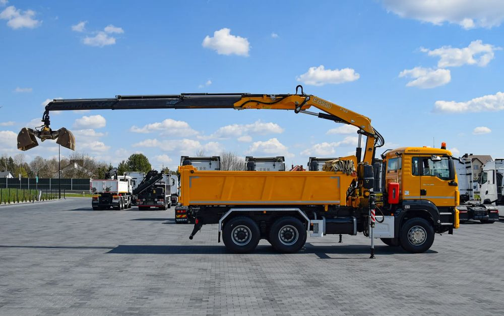 MAN TGS 26.400 / 6x4 / EURO 6 / UDT / HDS FASSI 165 / WYSUW x3 / ROTATOR / CHWYTAK / STEROWANIE RADIOWE / WZMOCNIONA RAMA / WYWROTKA / HYDROBURTA / AUTOMAT / 2017 / NOWE OPONY - 100% / NISKI PRZEBIEG - 翻斗车, 起重车:图4 MAN TGS 26.400 / 6x4 / EURO 6 / UDT / HDS FASSI 165 / WYSUW x3 / ROTATOR / CHWYTAK / STEROWANIE RADIOWE / WZMOCNIONA RAMA / WYWROTKA / HYDROBURTA / AUTOMAT / 2017 / NOWE OPONY - 100% / NISKI PRZEBIEG - 翻斗车, 起重车:图4