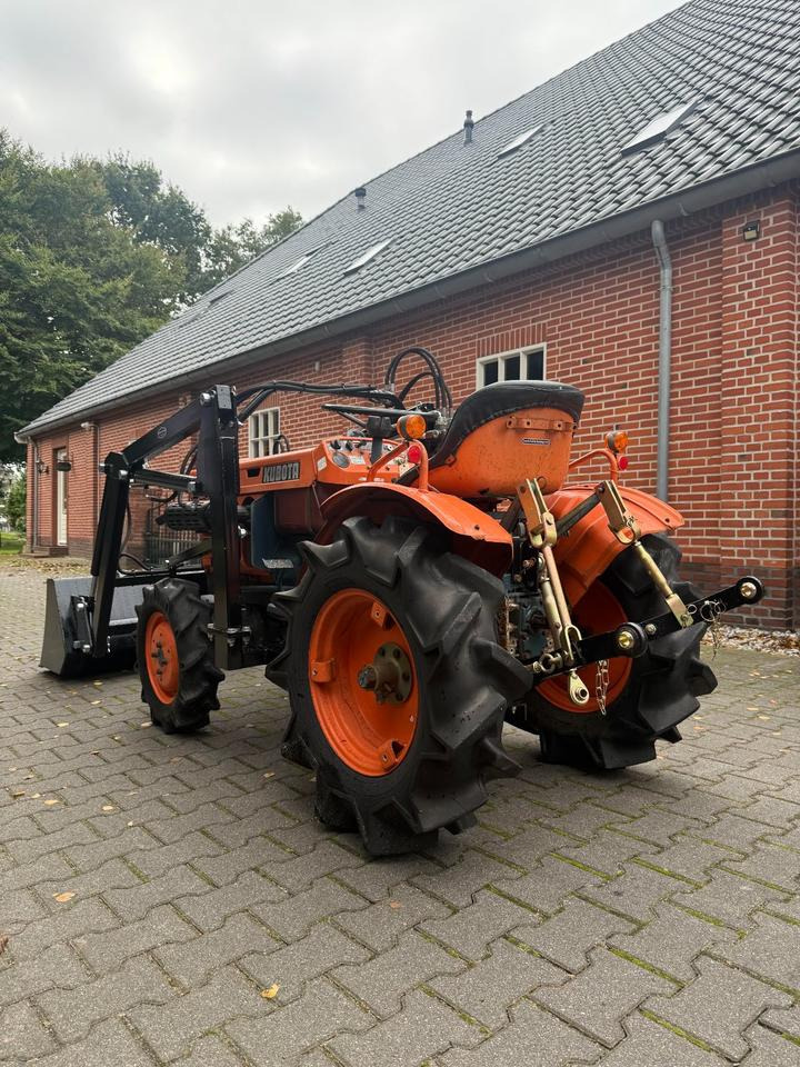 Angebot Kleintraktor Kubota B7001 mit Frontlader - 紧凑型拖拉机:图3 Angebot Kleintraktor Kubota B7001 mit Frontlader - 紧凑型拖拉机:图3