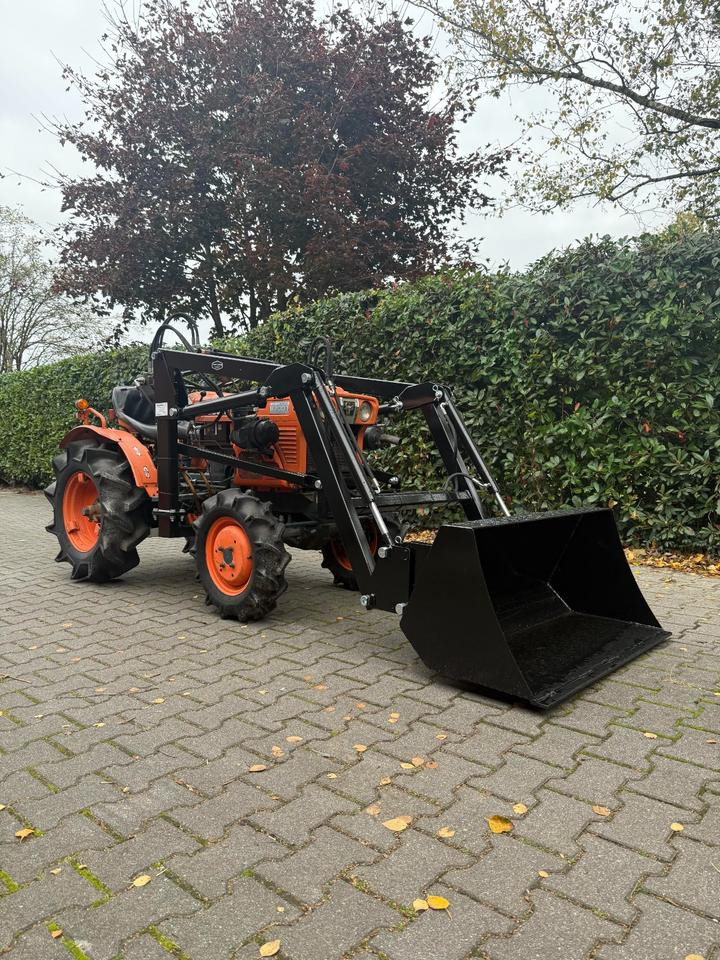 Angebot Kleintraktor Kubota B7001 mit Frontlader - 紧凑型拖拉机:图2 Angebot Kleintraktor Kubota B7001 mit Frontlader - 紧凑型拖拉机:图2