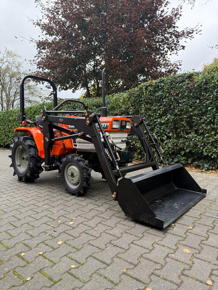 Kleintrakor Kubota B1402DT mit Frontlader ab 125 € pro Monat. - 紧凑型拖拉机:图2 Kleintrakor Kubota B1402DT mit Frontlader ab 125 € pro Monat. - 紧凑型拖拉机:图2