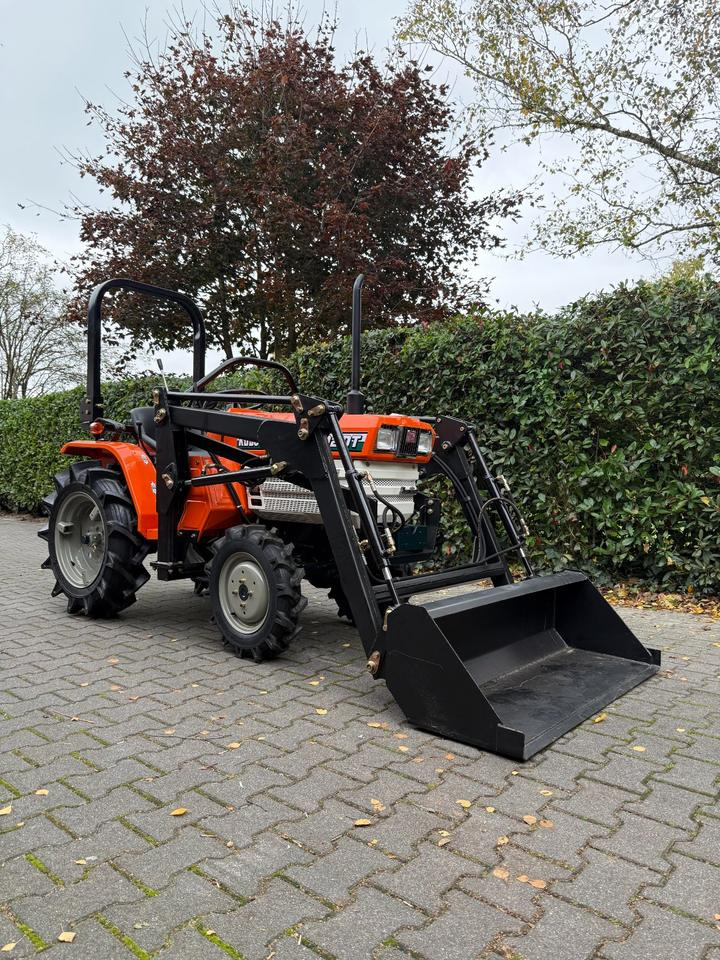 Kleintraktor Kubota B1502DT mit Frontlader ab 125 € pro Monat. - 紧凑型拖拉机:图2 Kleintraktor Kubota B1502DT mit Frontlader ab 125 € pro Monat. - 紧凑型拖拉机:图2