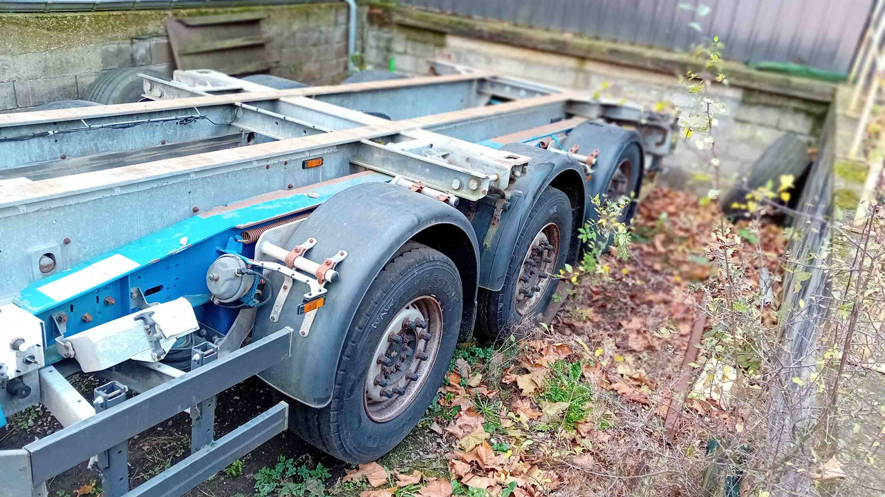 SCHMITZ CARGOBULL châssis porte-conteneur semi-remorque Os - type SGF*3 - adaptable pour conteneur 20' et 40' - 集装箱运输车/ 可拆卸车身的半拖车:图3 SCHMITZ CARGOBULL châssis porte-conteneur semi-remorque Os - type SGF*3 - adaptable pour conteneur 20' et 40' - 集装箱运输车/ 可拆卸车身的半拖车:图3