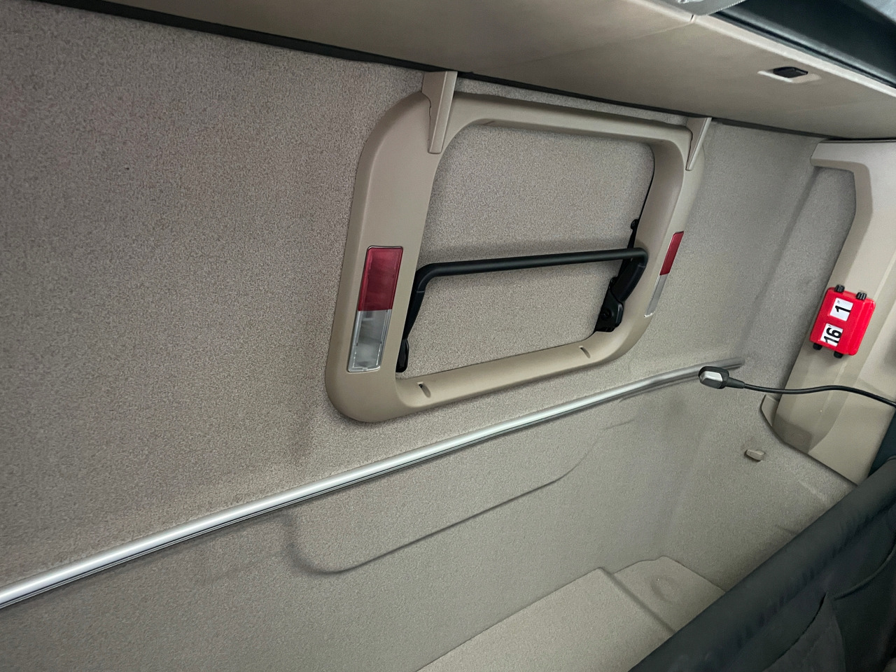 GOŁA KABINA MAN TGX XLX 2019 ROK LIFT ŚRODEK BEŻOWY EURO 6 - 驾驶室 适用于 卡车:图3 GOŁA KABINA MAN TGX XLX 2019 ROK LIFT ŚRODEK BEŻOWY EURO 6 - 驾驶室 适用于 卡车:图3