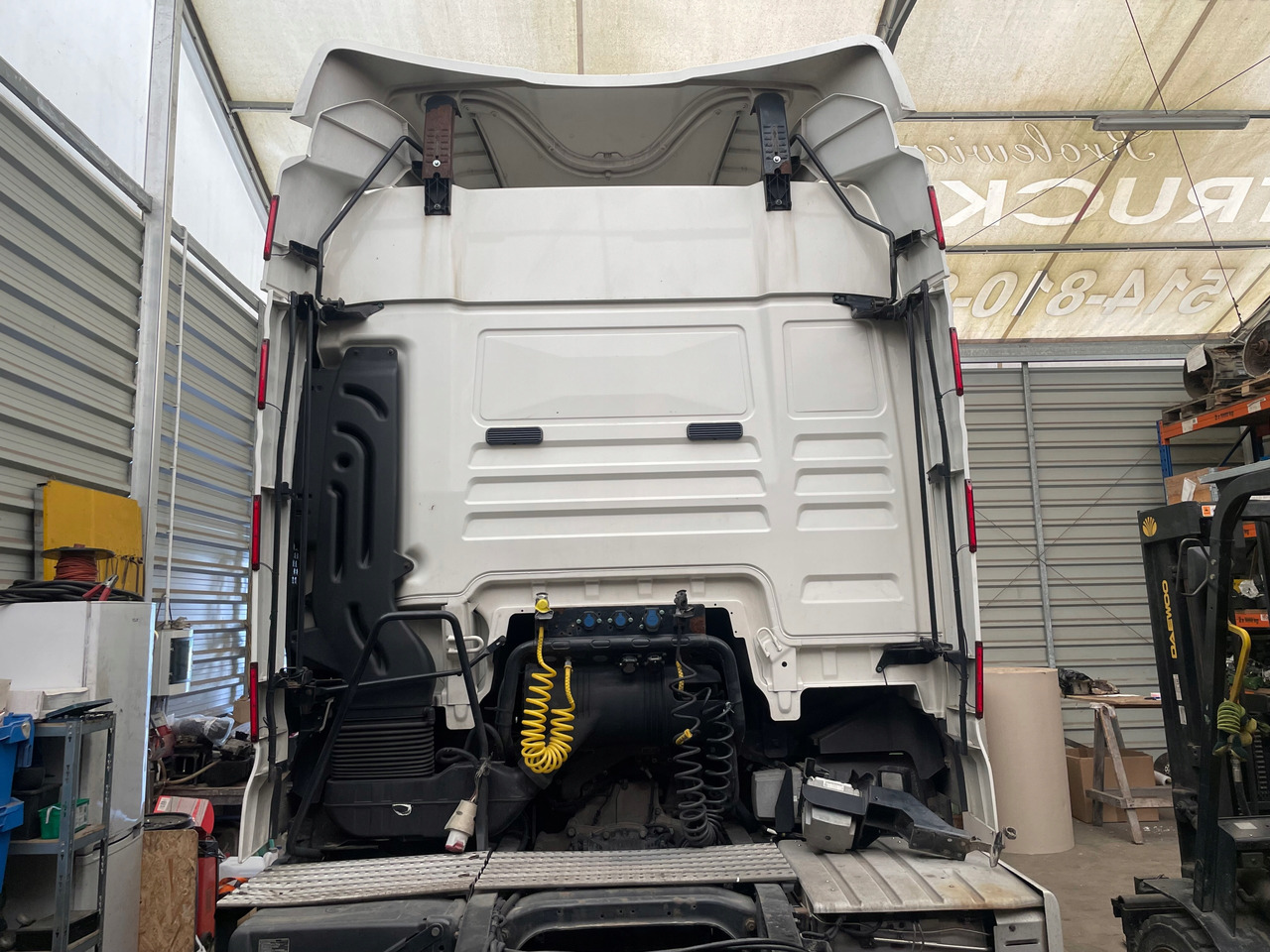 GOŁA KABINA MAN TGX XLX BIAŁA EURO 6 KOLOR RAL 9010 - 驾驶室 适用于 卡车:图2 GOŁA KABINA MAN TGX XLX BIAŁA EURO 6 KOLOR RAL 9010 - 驾驶室 适用于 卡车:图2