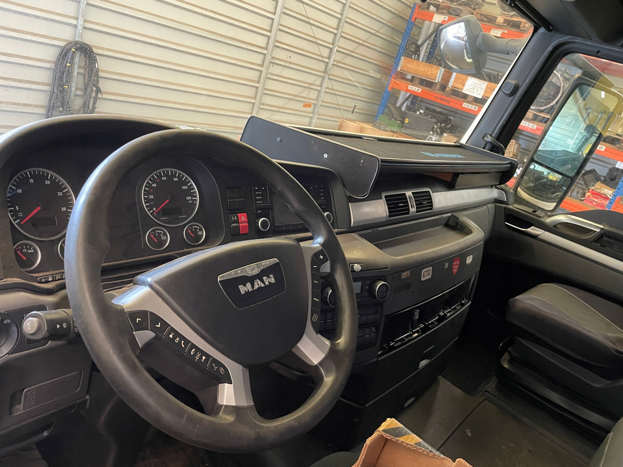 KABINA MAN TGX EURO 6 XLX BIAŁA KOLOR RAL 9010 - 驾驶室 适用于 卡车:图3 KABINA MAN TGX EURO 6 XLX BIAŁA KOLOR RAL 9010 - 驾驶室 适用于 卡车:图3