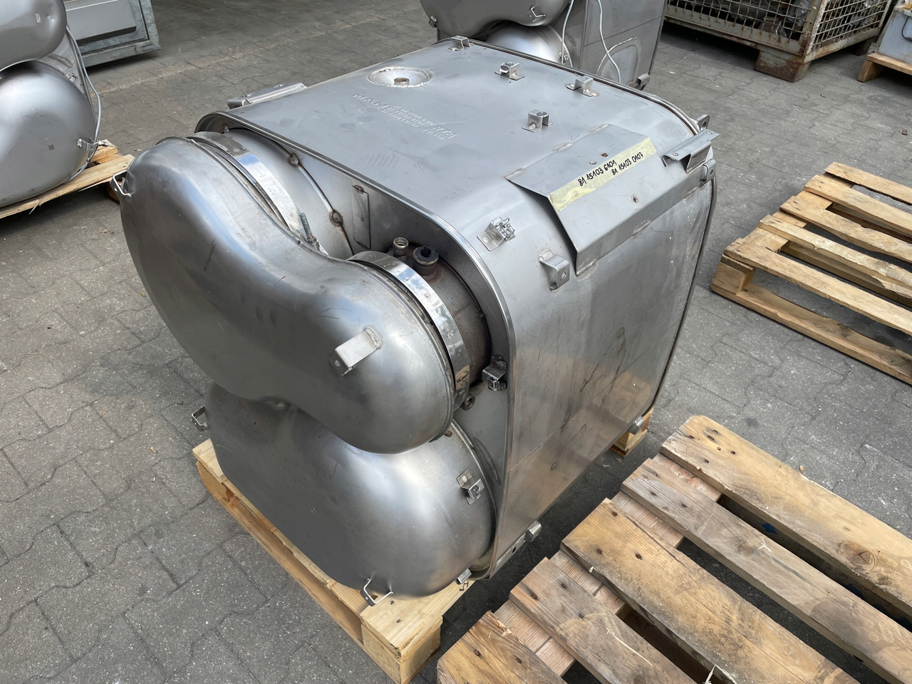 KATALIZATOR MAN TGX TGS EURO 6 DPF TŁUMIK WYDECH 81151036101 - 催化转化器 适用于 卡车:图3 KATALIZATOR MAN TGX TGS EURO 6 DPF TŁUMIK WYDECH 81151036101 - 催化转化器 适用于 卡车:图3