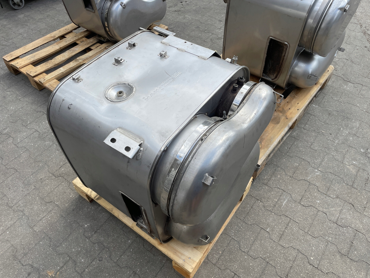 KATALIZATOR MAN TGX TGS EURO 6 DPF TŁUMIK WYDECH 81151036101 - 催化转化器 适用于 卡车:图4 KATALIZATOR MAN TGX TGS EURO 6 DPF TŁUMIK WYDECH 81151036101 - 催化转化器 适用于 卡车:图4