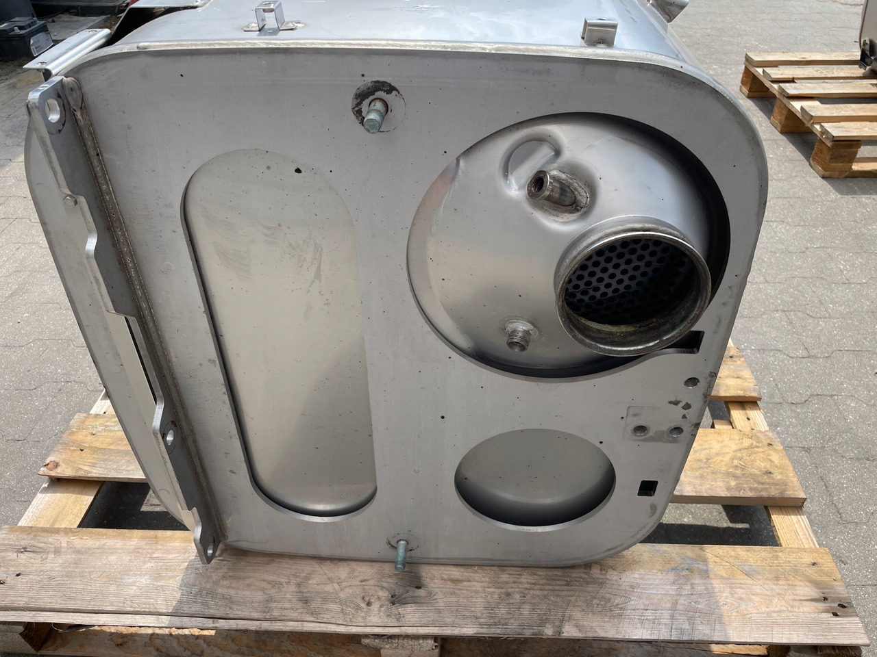 KATALIZATOR MAN TGX TGS EURO 6 DPF TŁUMIK WYDECH 81151036182 - 催化转化器 适用于 卡车:图5 KATALIZATOR MAN TGX TGS EURO 6 DPF TŁUMIK WYDECH 81151036182 - 催化转化器 适用于 卡车:图5