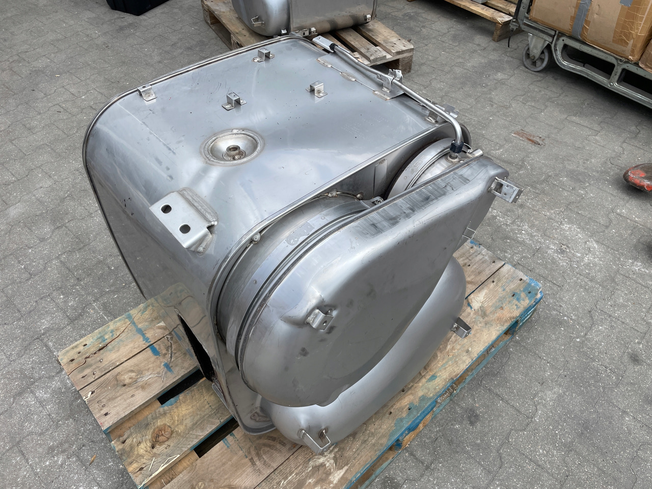 KATALIZATOR MAN TGX TGS EURO 6 DPF TŁUMIK WYDECH 81151036182 - 催化转化器 适用于 卡车:图3 KATALIZATOR MAN TGX TGS EURO 6 DPF TŁUMIK WYDECH 81151036182 - 催化转化器 适用于 卡车:图3