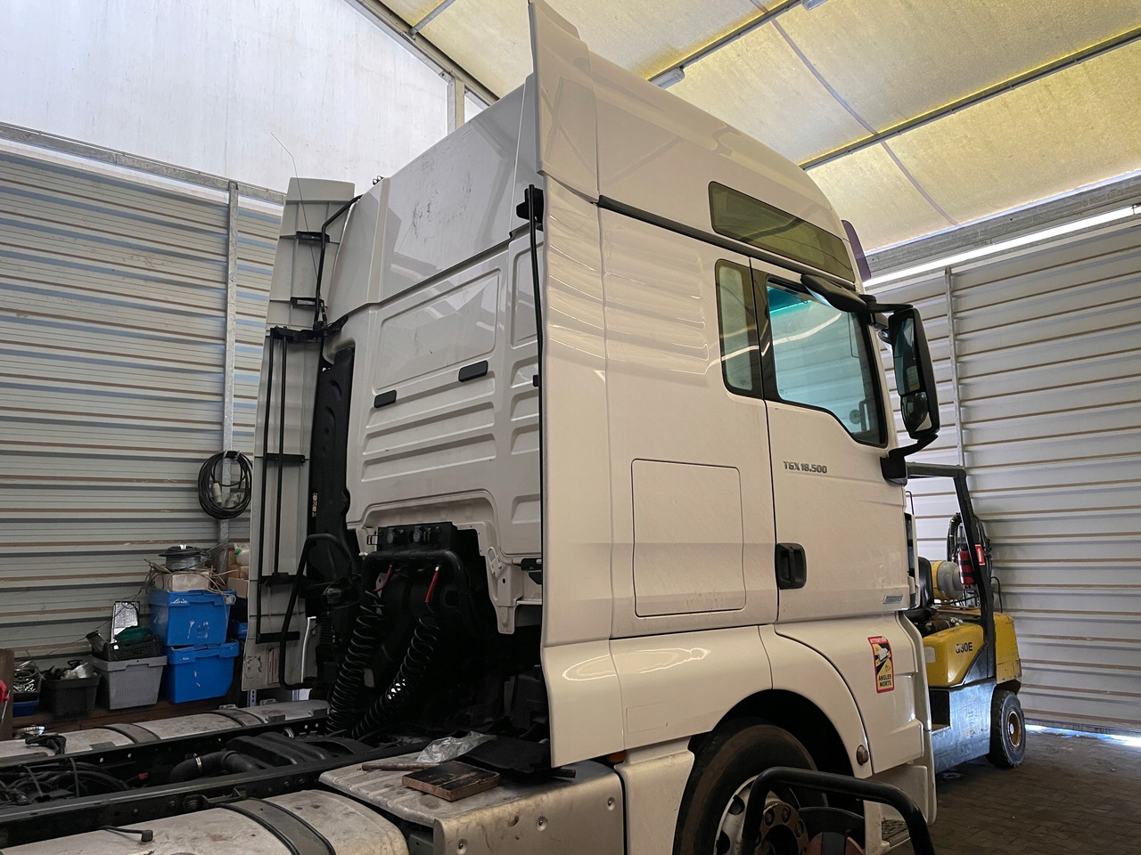 KOMPLETNA KABINA MAN TGX XXL EURO 6 LIFT JASNY ŚRODEK - 驾驶室 适用于 卡车:图5 KOMPLETNA KABINA MAN TGX XXL EURO 6 LIFT JASNY ŚRODEK - 驾驶室 适用于 卡车:图5