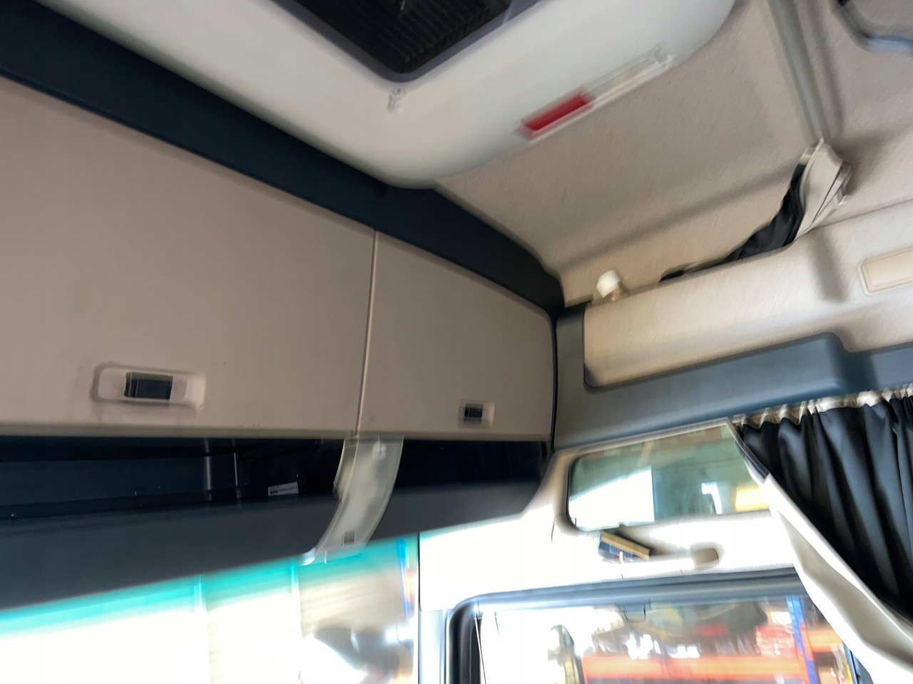 KOMPLETNA KABINA MAN TGX XXL EURO 6 LIFT JASNY ŚRODEK - 驾驶室 适用于 卡车:图4 KOMPLETNA KABINA MAN TGX XXL EURO 6 LIFT JASNY ŚRODEK - 驾驶室 适用于 卡车:图4