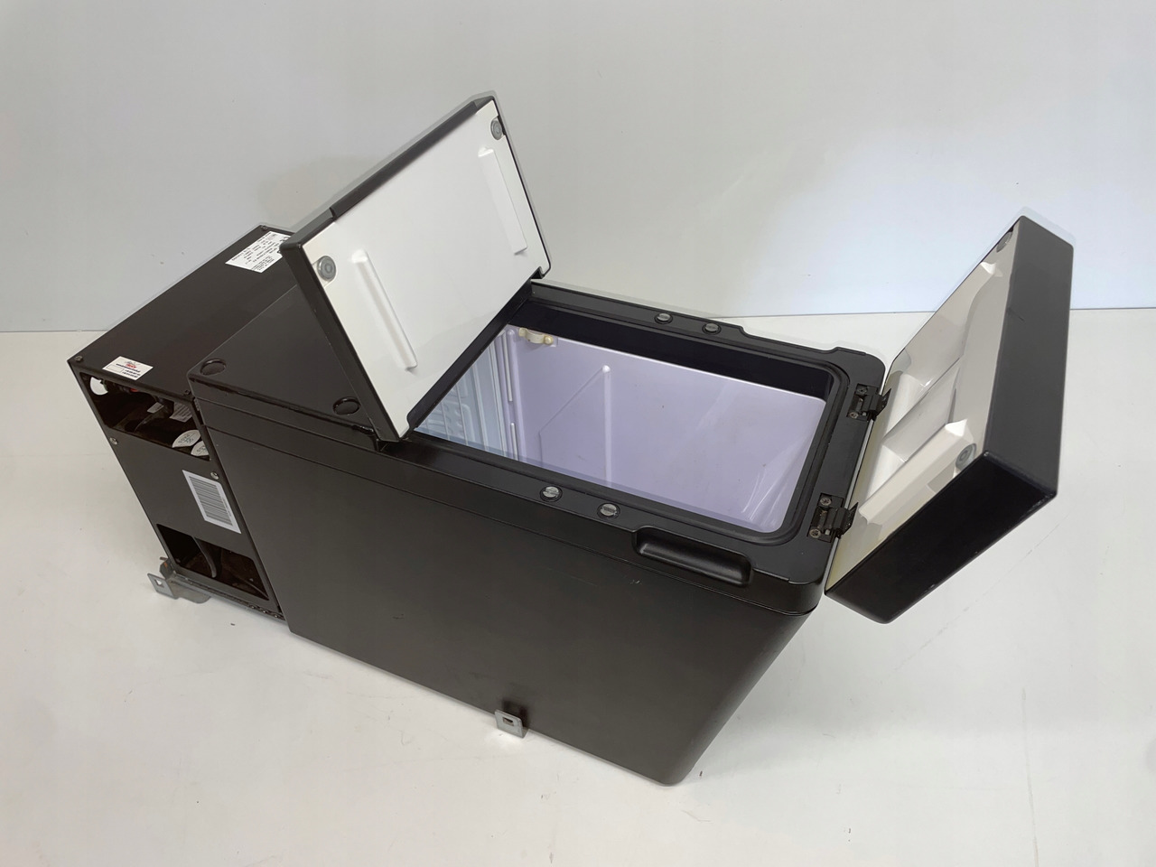 LODÓWKA CHŁODZIARKA IVECO STRALIS INTEL B 504195453 - 驾驶室和内部 适用于 卡车:图1 LODÓWKA CHŁODZIARKA IVECO STRALIS INTEL B 504195453 - 驾驶室和内部 适用于 卡车:图1