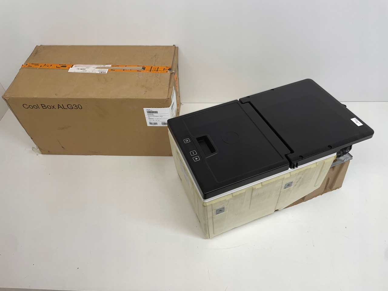 LODÓWKA CHŁODZIARKA MAN TGS TGL TGM 3 TGS3 EURO 6 81639106400 - 驾驶室和内部 适用于 卡车:图2 LODÓWKA CHŁODZIARKA MAN TGS TGL TGM 3 TGS3 EURO 6 81639106400 - 驾驶室和内部 适用于 卡车:图2