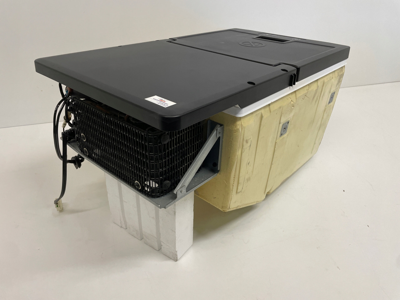 LODÓWKA CHŁODZIARKA MAN TGS TGL TGM 3 TGS3 EURO 6 81639106400 - 驾驶室和内部 适用于 卡车:图4 LODÓWKA CHŁODZIARKA MAN TGS TGL TGM 3 TGS3 EURO 6 81639106400 - 驾驶室和内部 适用于 卡车:图4