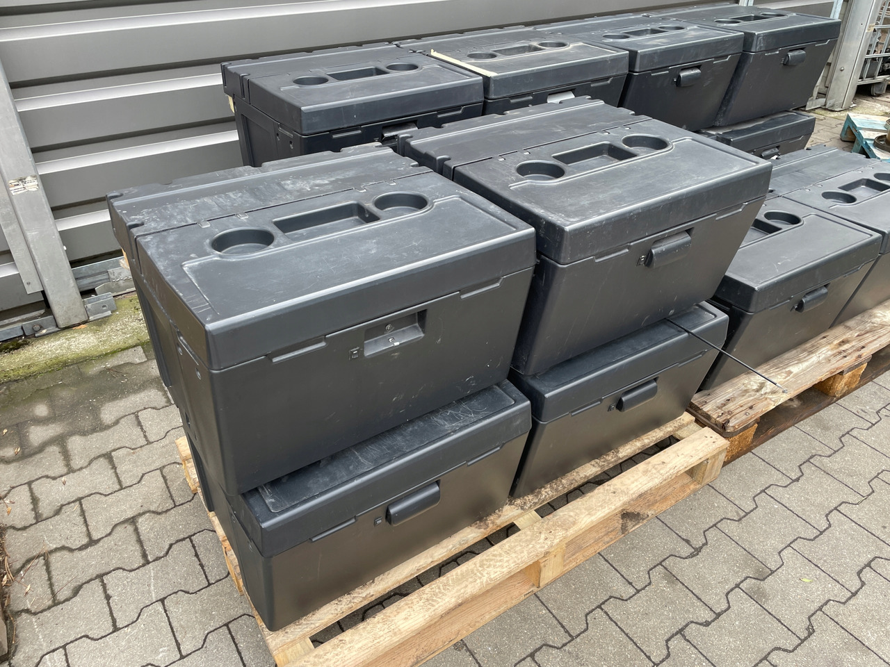 LODÓWKA IVECO HI-WAY HI WAY STRALIS - 驾驶室和内部 适用于 卡车:图3 LODÓWKA IVECO HI-WAY HI WAY STRALIS - 驾驶室和内部 适用于 卡车:图3