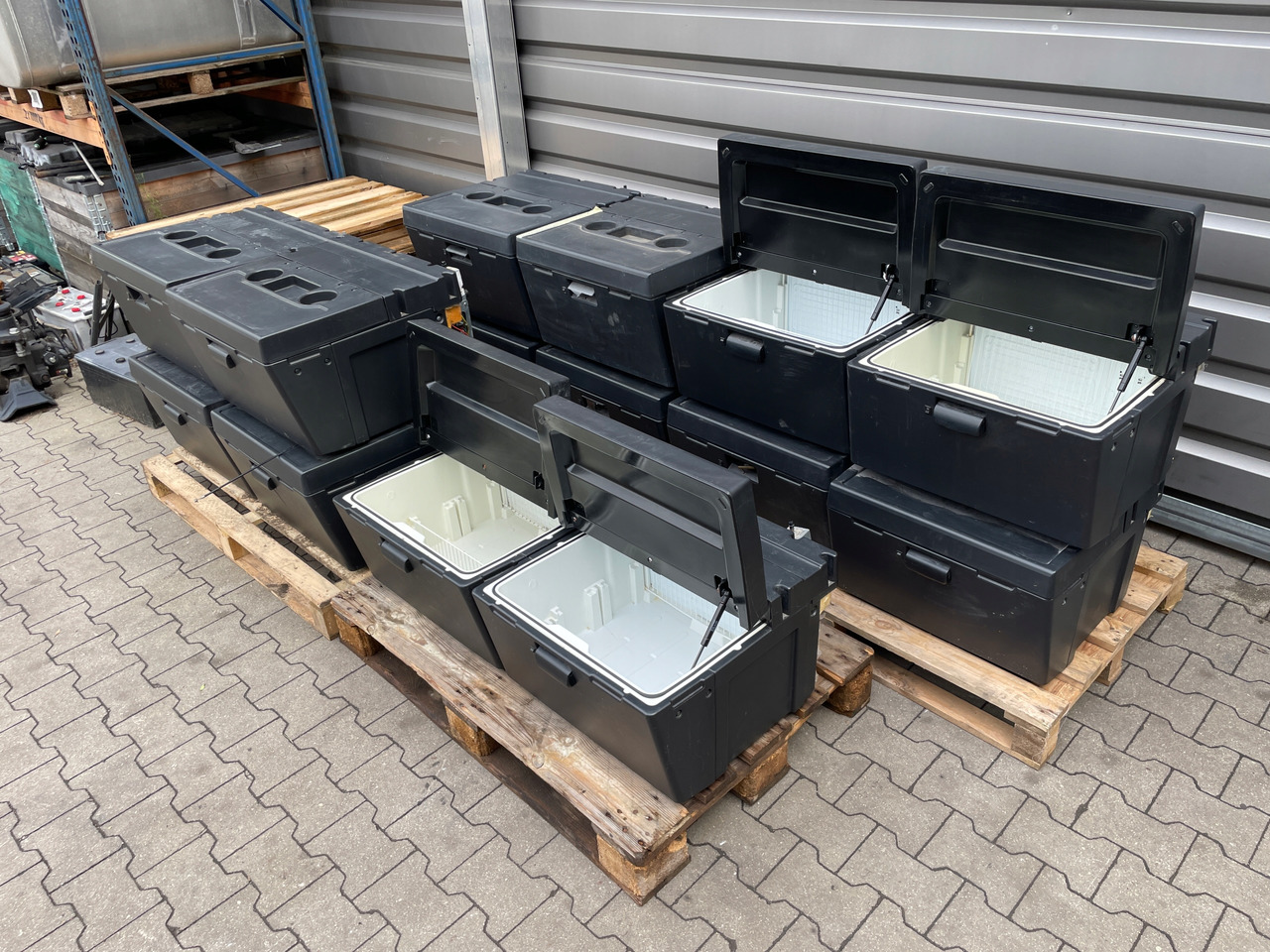 LODÓWKA IVECO HI-WAY HI WAY STRALIS - 驾驶室和内部 适用于 卡车:图4 LODÓWKA IVECO HI-WAY HI WAY STRALIS - 驾驶室和内部 适用于 卡车:图4