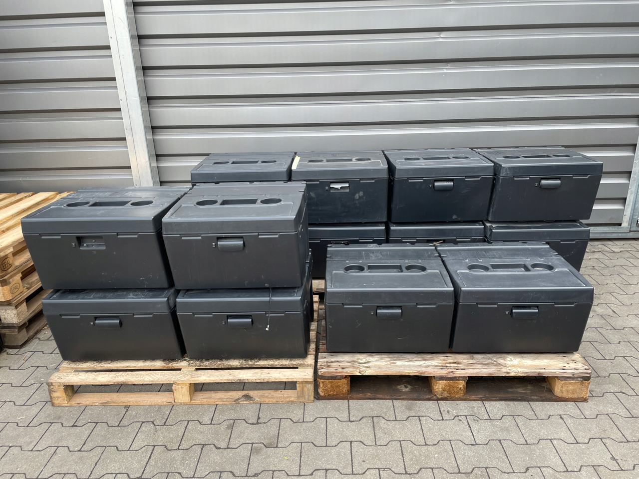 LODÓWKA IVECO HI-WAY HI WAY STRALIS - 驾驶室和内部 适用于 卡车:图2 LODÓWKA IVECO HI-WAY HI WAY STRALIS - 驾驶室和内部 适用于 卡车:图2