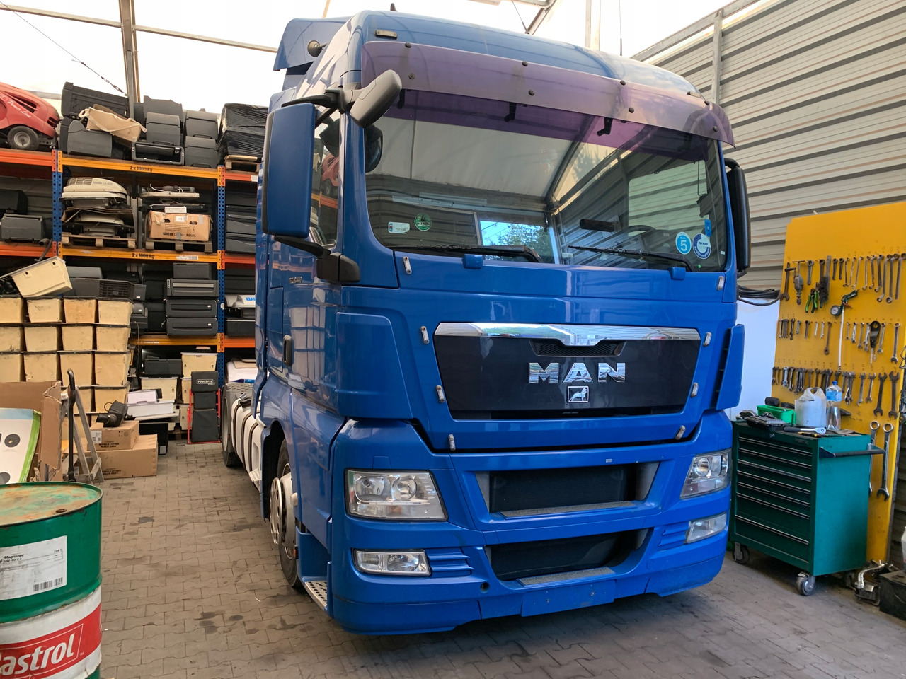 MASKA ATRAPA GRILL POLIK OWIEWKA MAN TGX - 引擎罩 适用于 卡车:图3 MASKA ATRAPA GRILL POLIK OWIEWKA MAN TGX - 引擎罩 适用于 卡车:图3